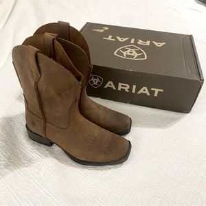 Women’s Ariat square toe rambler boots